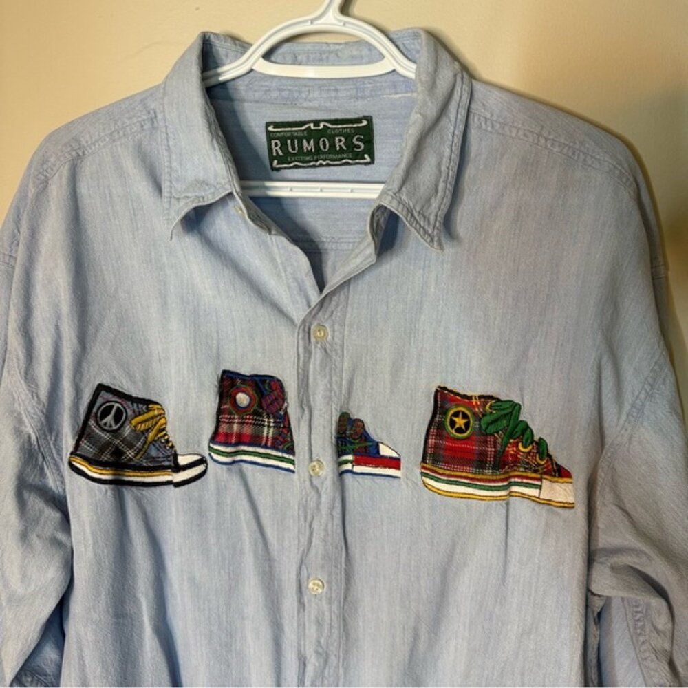 RUMORS Mens Denim Button Down Shirt Light Wash Sneaker Embellishment - Picture 7 of 9